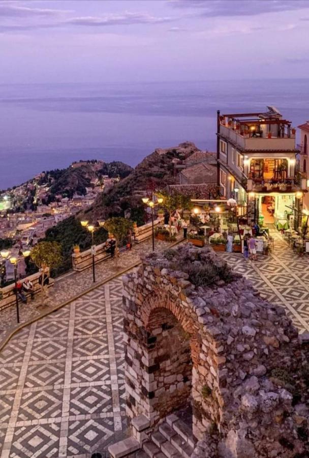 Sebastian House Casa Vacanze Giardini Naxos Exterior foto